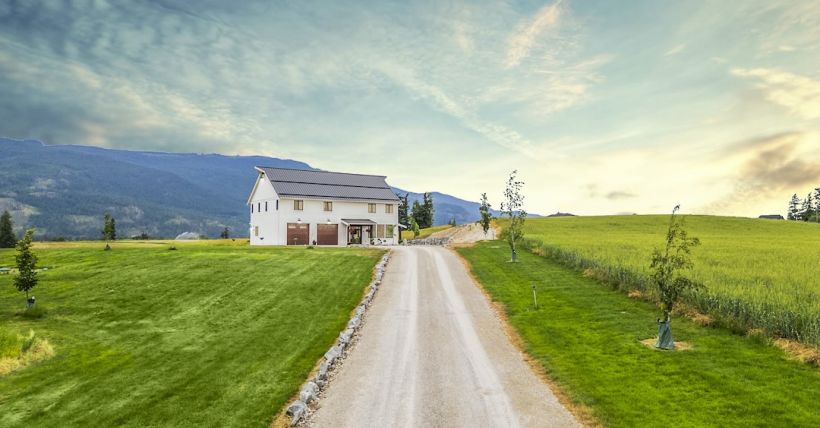  Spallumcheen BC Real Estate | 2589 Young Road